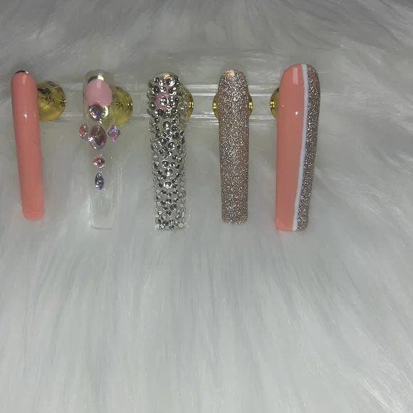 Press-ons - Picture 3 of 3